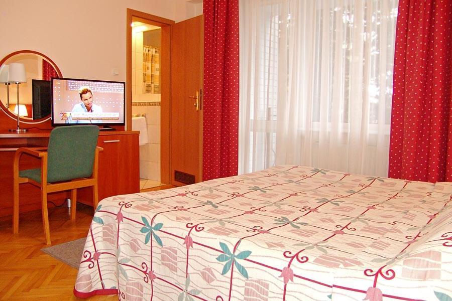 Hotel Europa Jastrzebia Gora Bagian luar foto